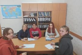 Зав. каф. Шабалина Людмила Валериевна со студентами